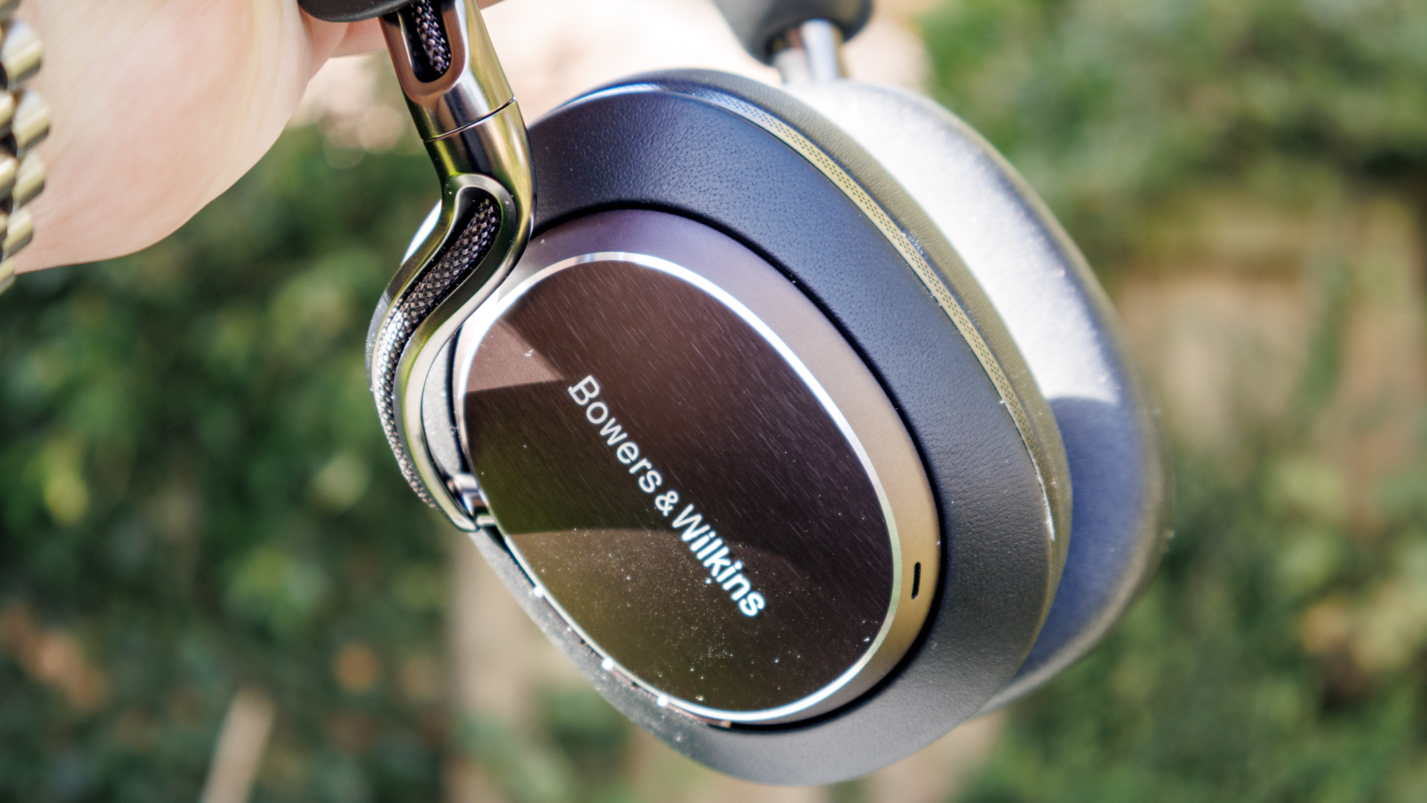 Bowers &amp;amp; Wilkins PX8 S2