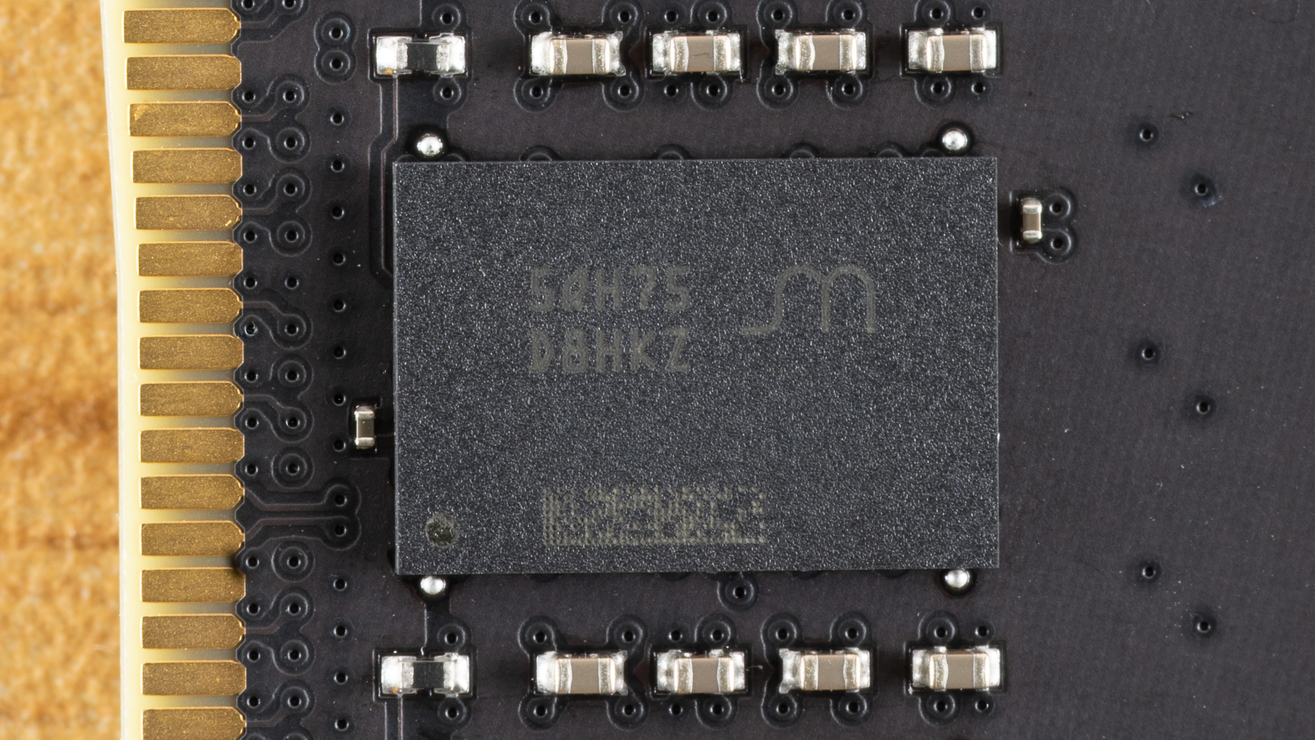 Crucial Pro Overclocking DDR5-6400 C32