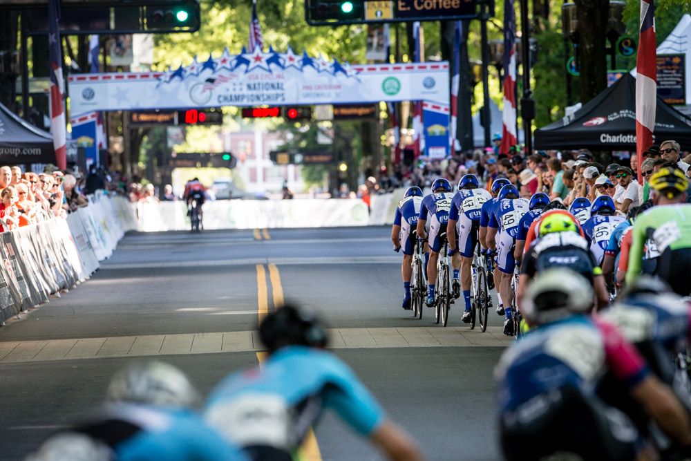 UnitedHealthcare chase a break with ten laps to go