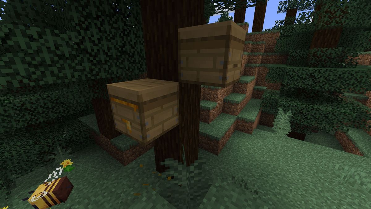 GROWING UP as a BEE in Minecraft! 