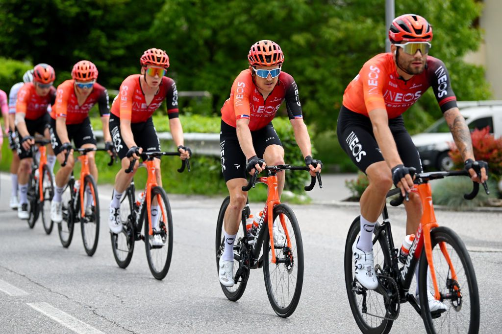 LIVIGNO MOTTOLINO ITALY MAY 19 Geraint Thomas of The United Kingdom and Team INEOS Grenadiers competes during the 107th Giro dItalia 2024 Stage 15 a 222km stage from Manerba del Garda to Livigno Mottolino 2387m UCIWT on May 19 2024 in Livigno Mottolino Italy Photo by Dario BelingheriGetty Images
