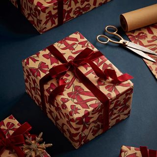 Festive Bows Recycled Wrapping Paper - 10m