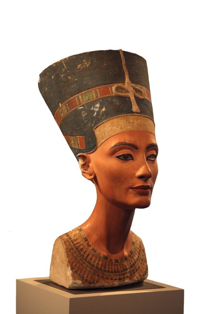 a bust of nefertiti