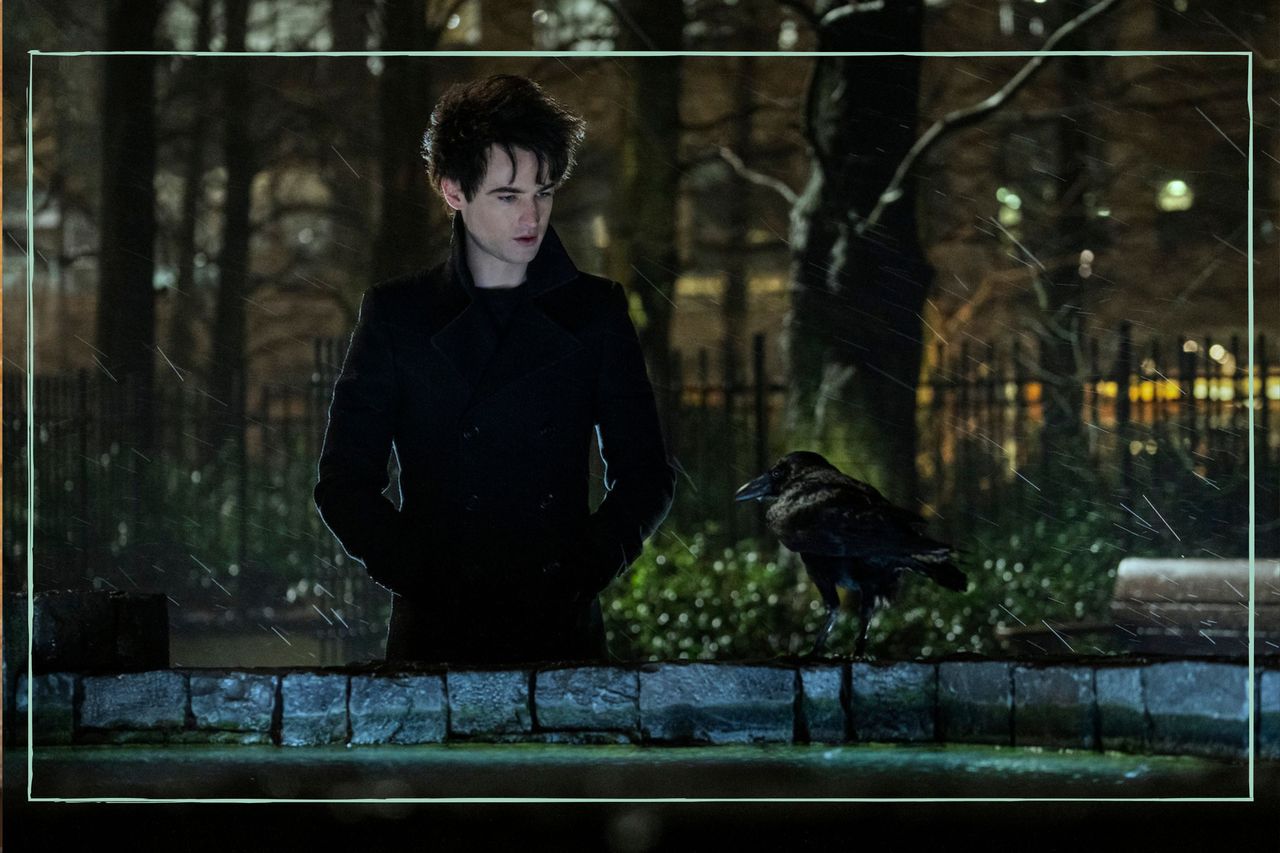 Tom Sturridge as Dream, Patton Oswalt as Matthew the Raven (voice) in episode 103 of The Sandman