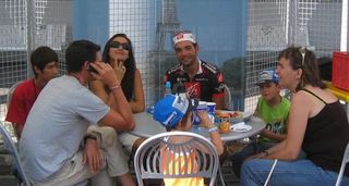 Isaac Gálvez sharing joy at the '06 Tour de France with his family