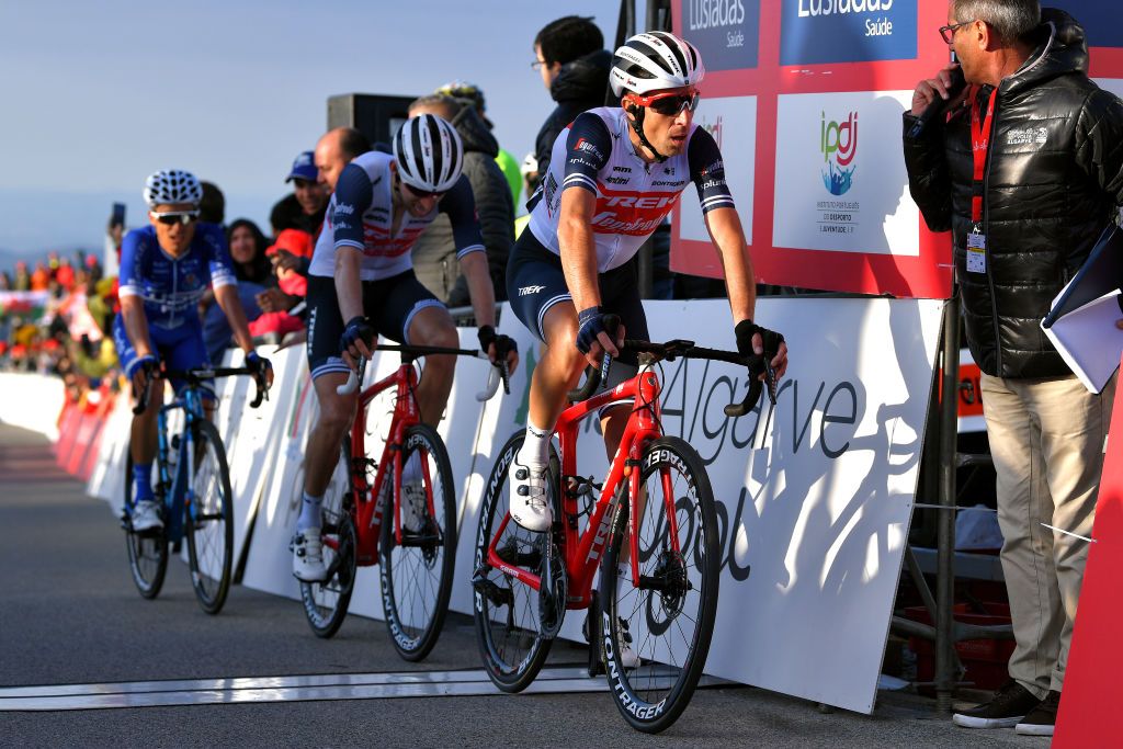 Vincenzo Nibali and Bauke Mollema finish the stage