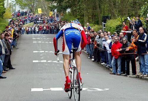 Fred Bessy (Cofidis) feels the power of gravity