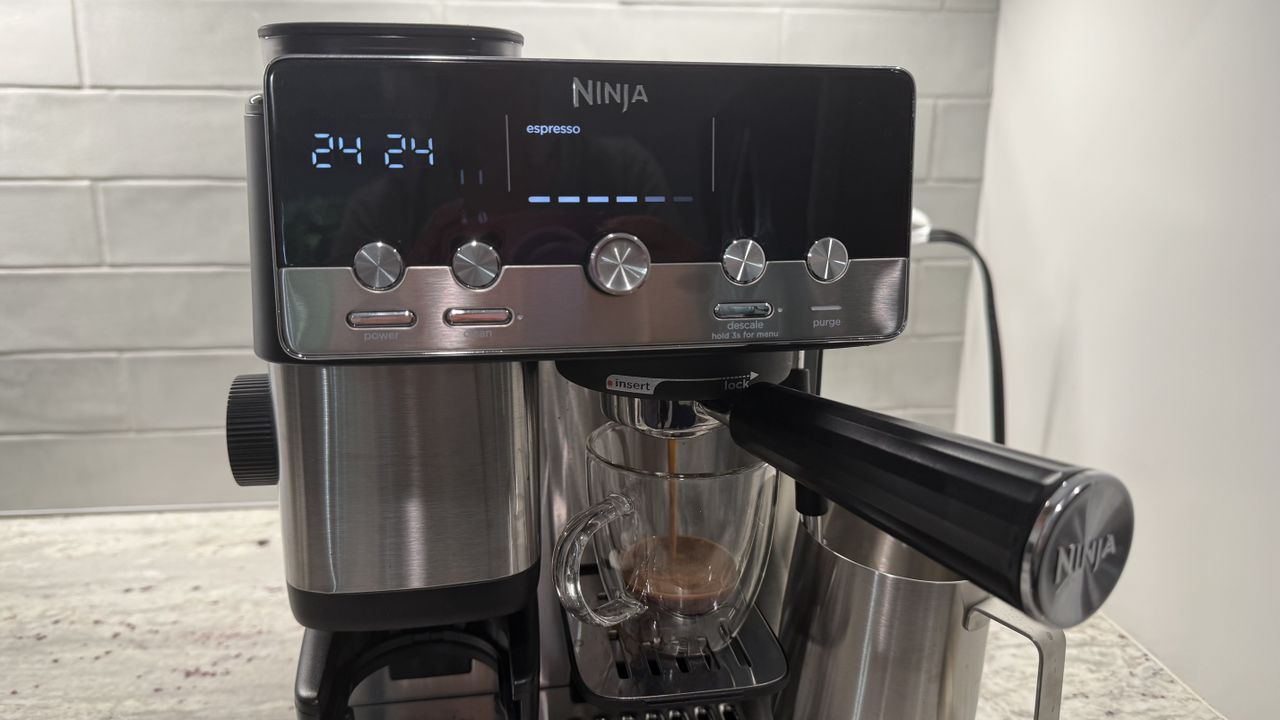 Ninja Luxe Caf&eacute; Mini Espresso Machine brewing espresso