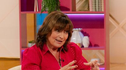 A HEADSHOT OF LORRAINE KELLY