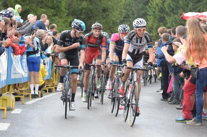 Warren Barguil (Giant-Shimano) on the final climb of stage 5