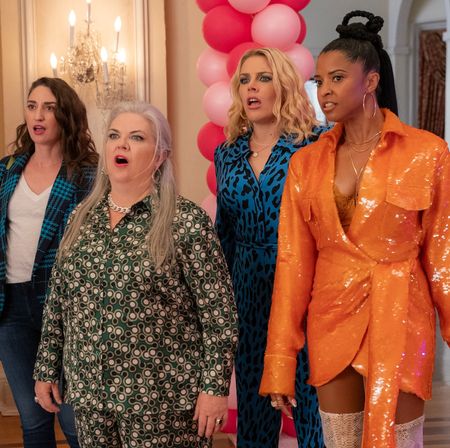 Sara Bareilles as Dawn, Paula Pell as Gloria, Busy Philipps as Summer and Renee Elise Goldsberry as Wickie in Girls5eva (Season 3, Episode 04)
