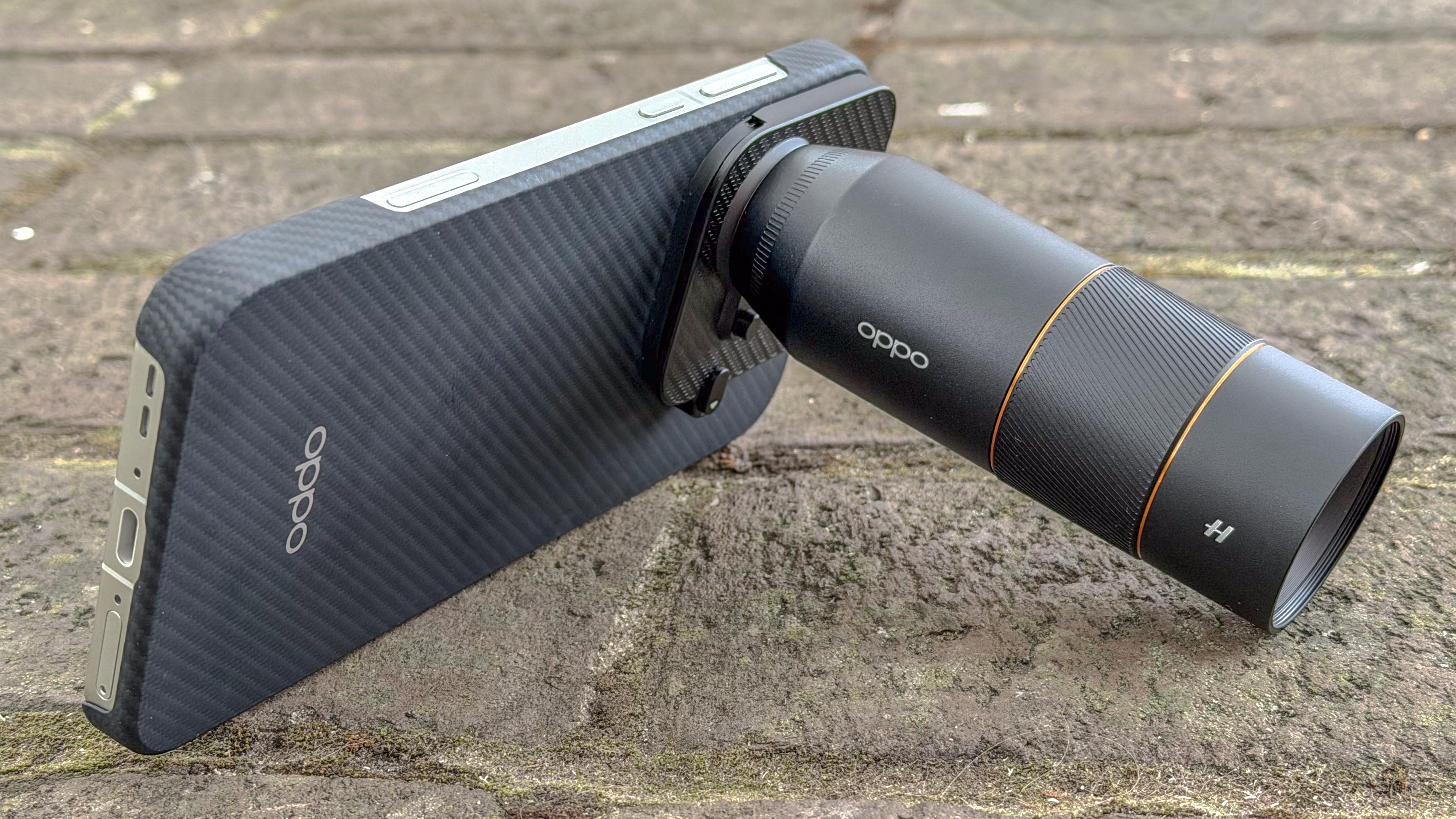 Oppo Find X9 Pro teleconverter lens