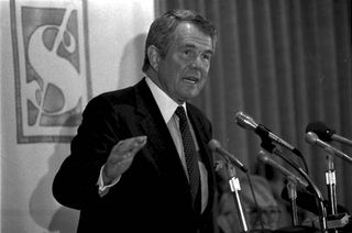 Pat Robertson, then a potential presidential candidate, speaks before the Florida Economics Club in 1986.