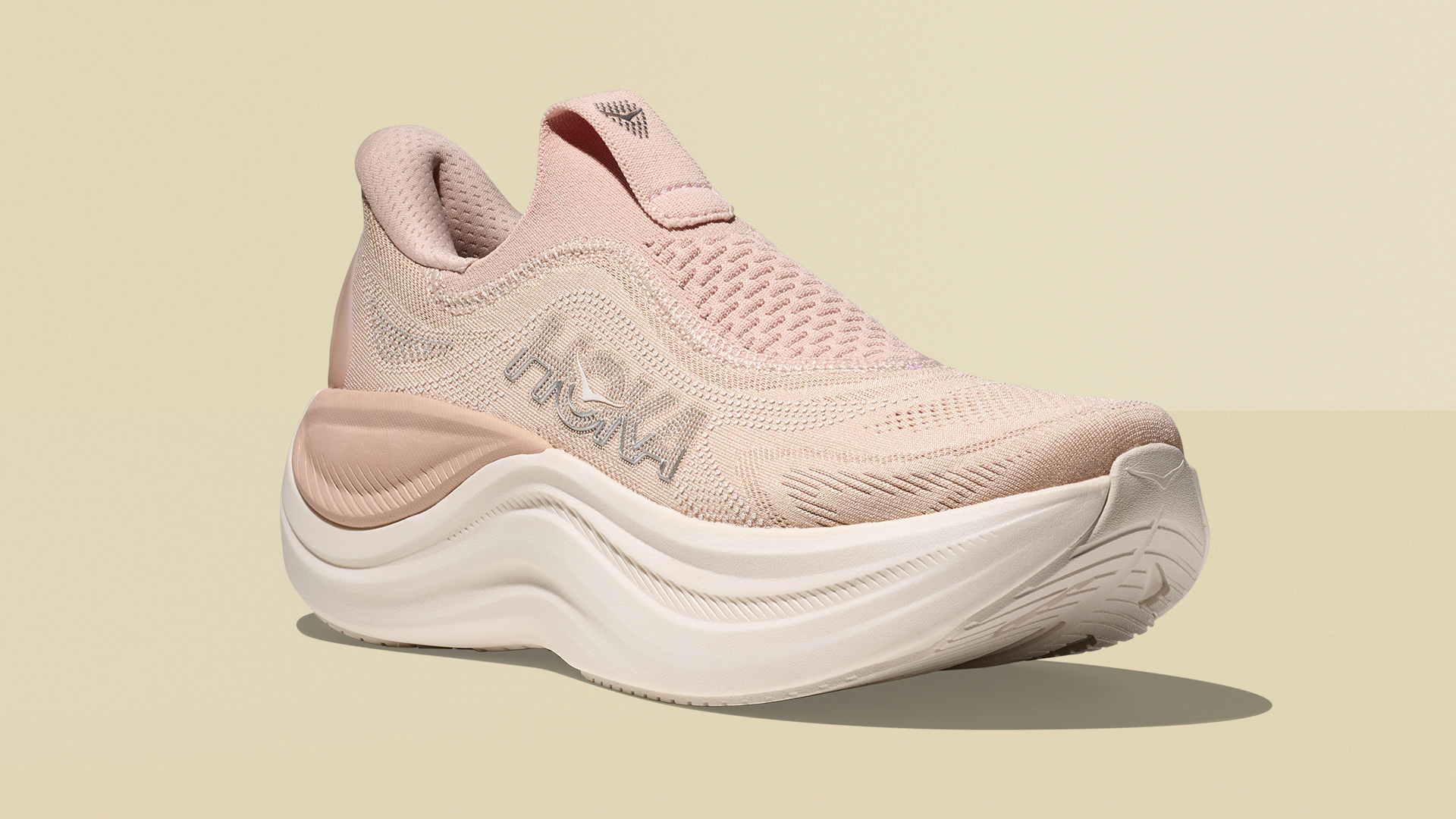 Hoka Skyward Laceless in pink
