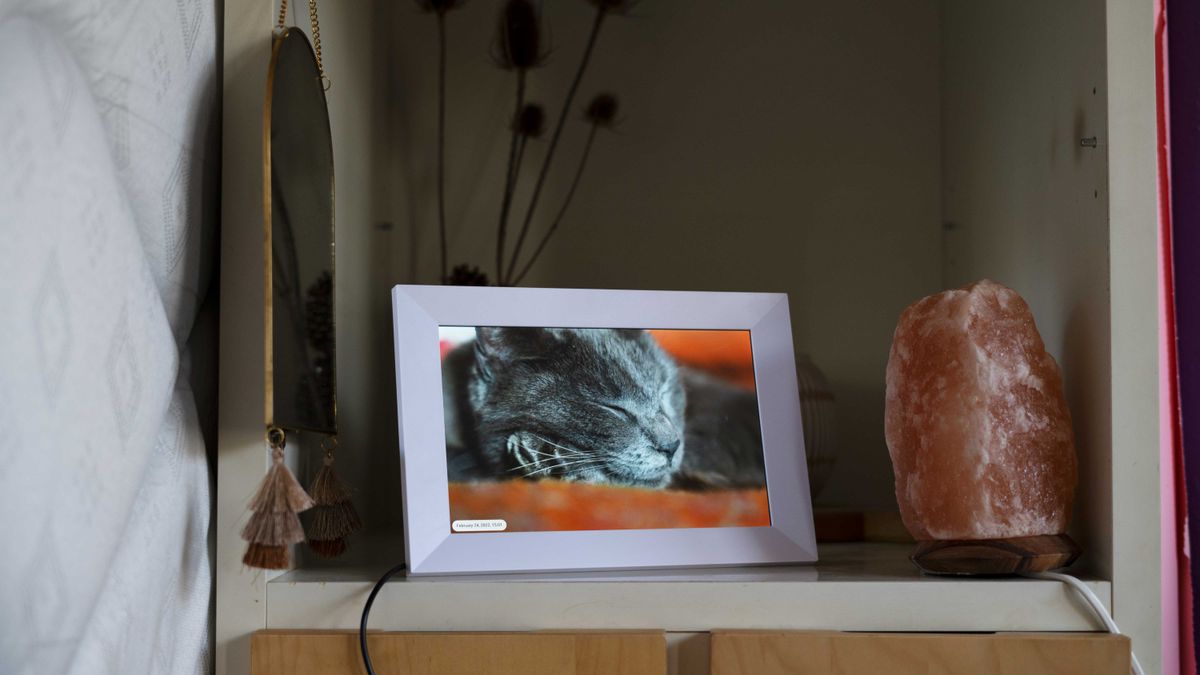 Aeezo 9-inch digital photo frame