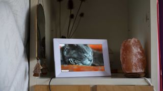 Aeezo 9-inch digital photo frame