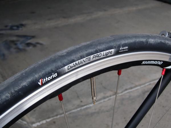 Vittoria's Diamante Pro Light tires are supple and fast but prone to cuts. Felt also prioritized ride quality over aerodynamics with the light and smooth Shimano WH-RS80 carbon-and-aluminum clinchers