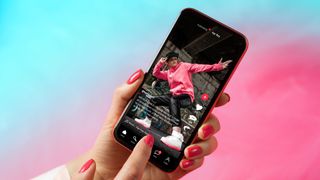 TikTok ist bereits mit seiner Social-Media-Komponente überaus erfolgreich. Erfolgt jetzt der Schritt Richtung Mobile-Gaming?