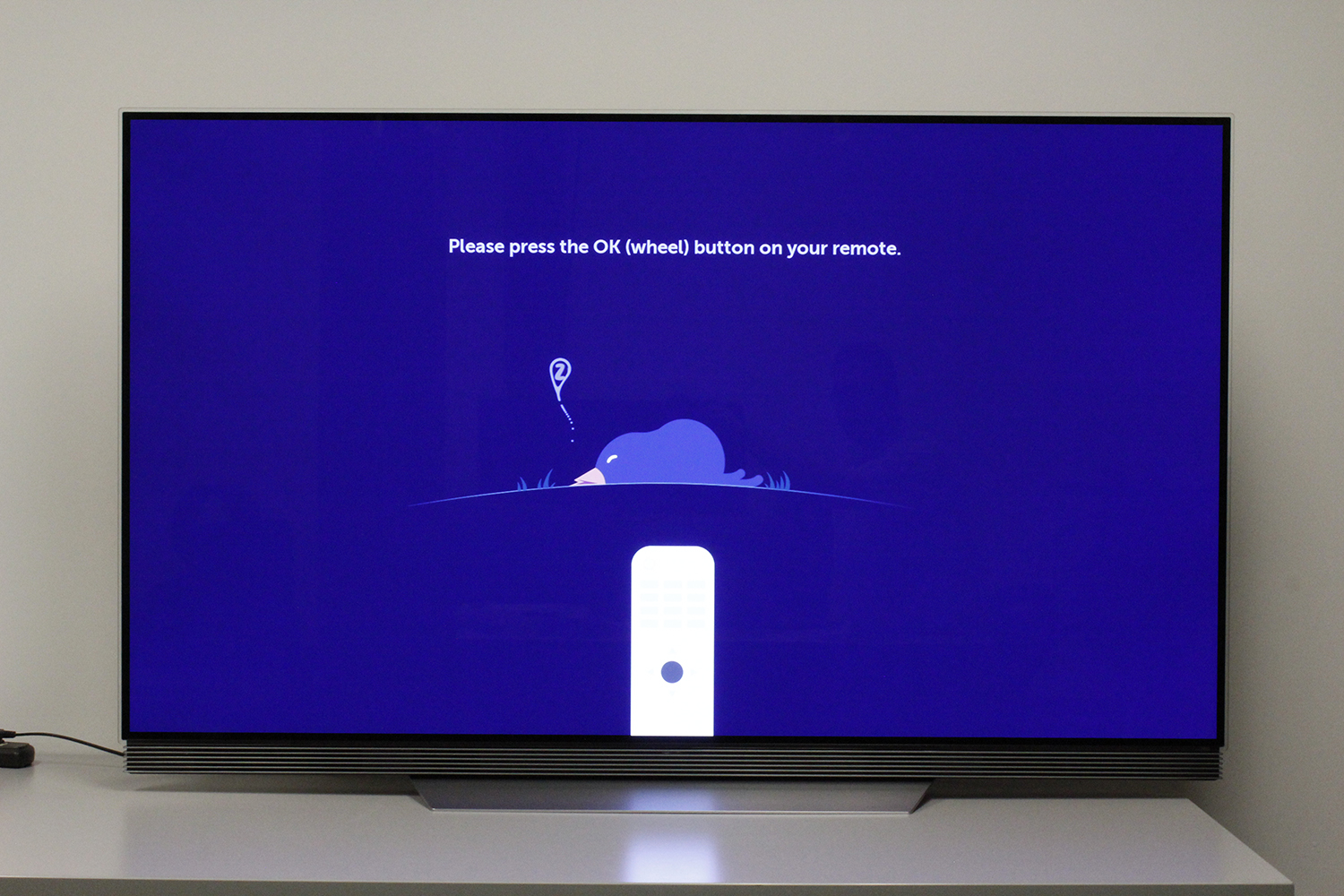 Телевизор lg синие цвета. Синий экран телевизора LG. LG синий экран. Синий оттенок на телевизоре LG. LG TV without.
