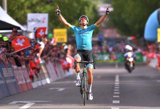 Jakob Fuglsang wins stage 4 at the Tour de Romandie
