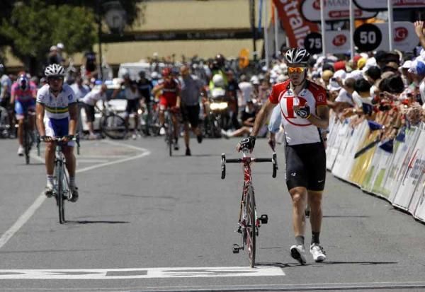 Markel Irizar (RadioShack) crosses the finish line the slow way