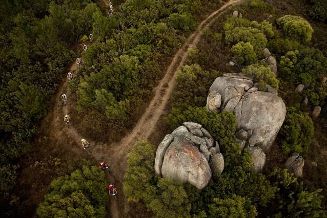 A view of the leaders from above.