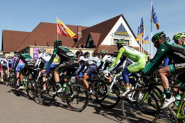 The peloton heads out on stage 1 of De Panne