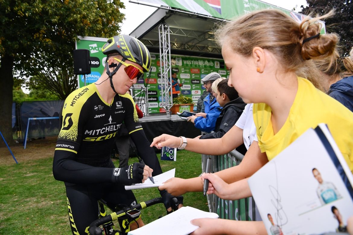 Cameron Meyer signs autographs