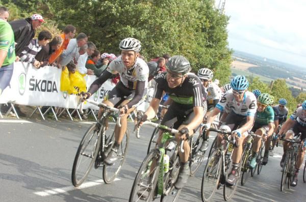 Edvald Boasson Hagen (Sky) and Tony Martin (HTC-Highroad) in the final kilometre.
