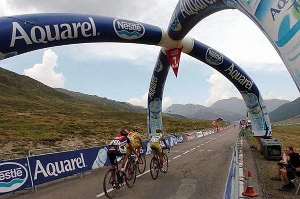 1 km to go for this trio