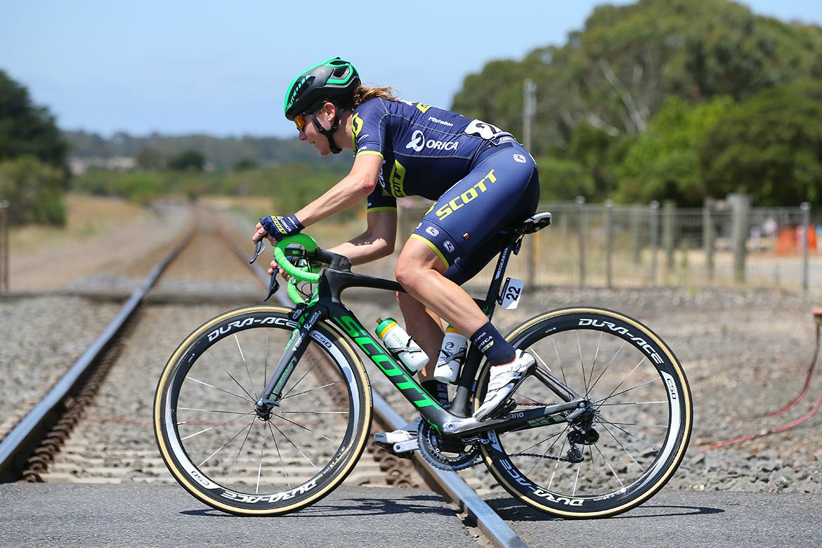 Annemiek van Vleuten crossing onto the wrong side of the tracks