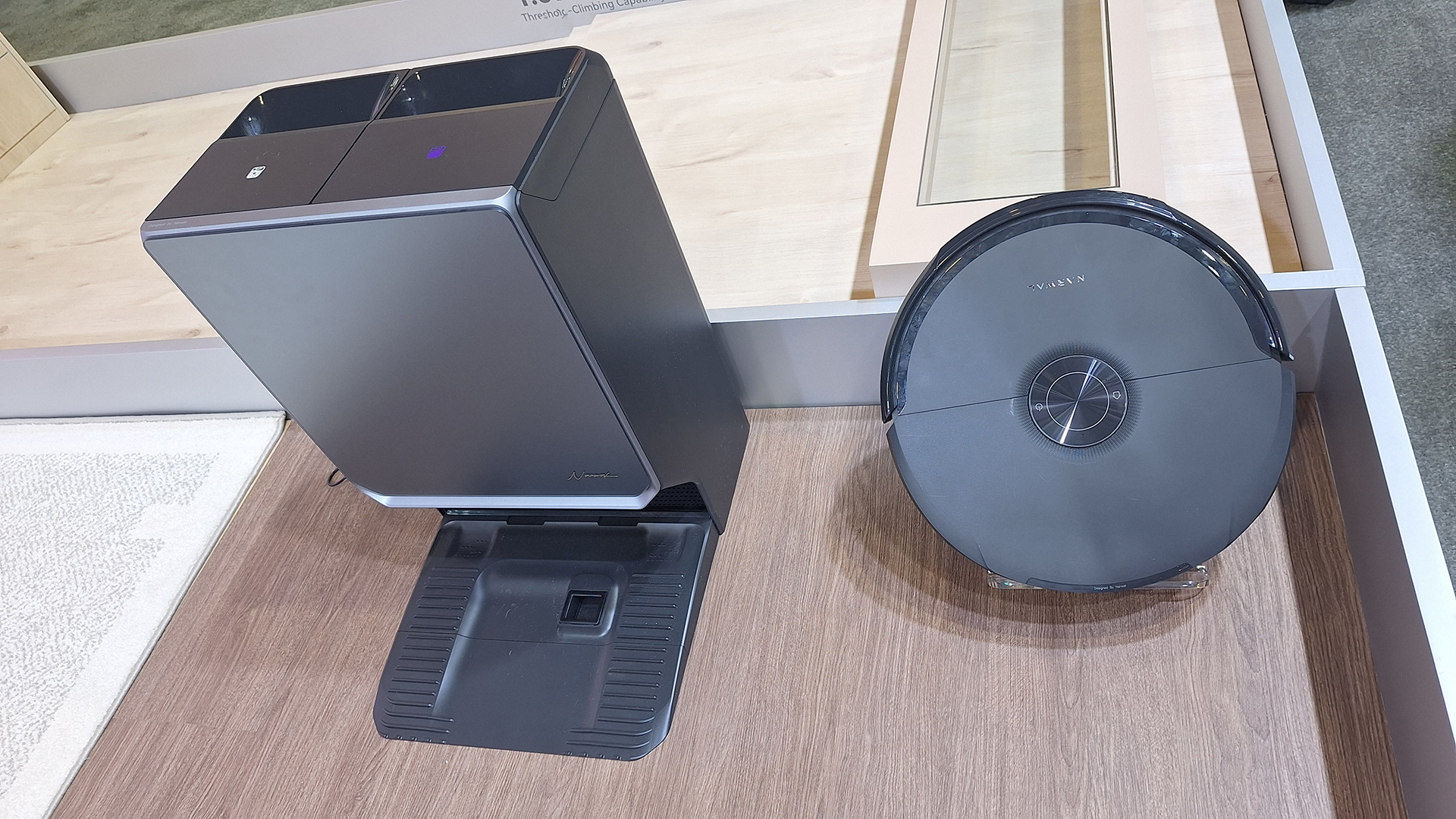 Narwal Flow 2 robot vacuum