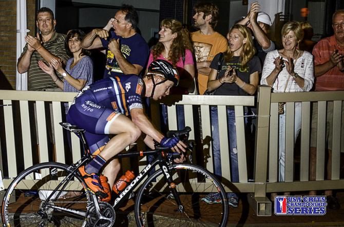Kevin Mullervy; Champion System &ndash; Stan&rsquo;s No Tubes, rides past the crowd on Saturday night. Estimates put the crowd at approximately twenty-five thousand. Mullervy just missed the podium, taking fourth on the evening