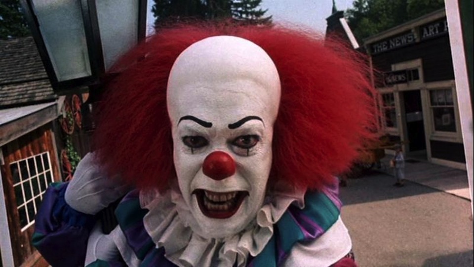This first look at It's Pennywise will bring back all your childhood ...