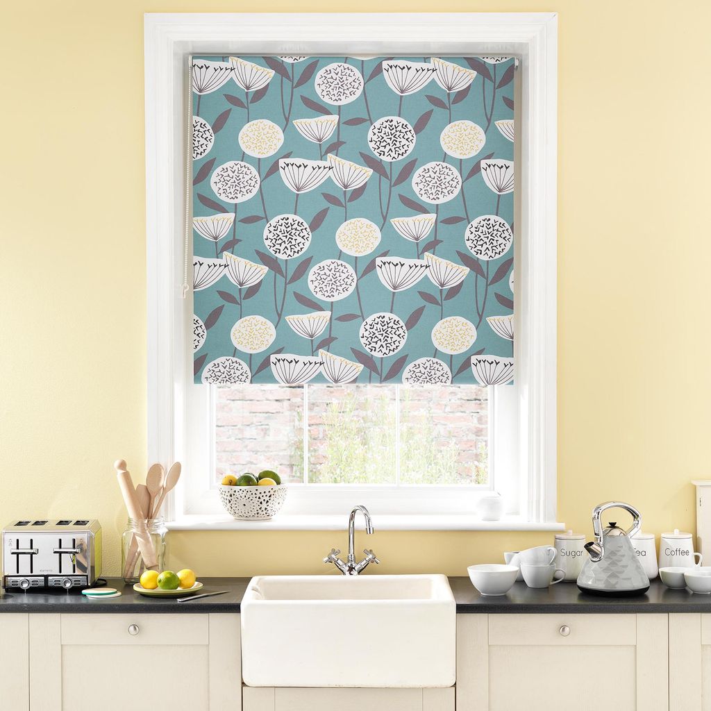 14 kitchen blind ideas – the best shades to style your kitchen windows ...