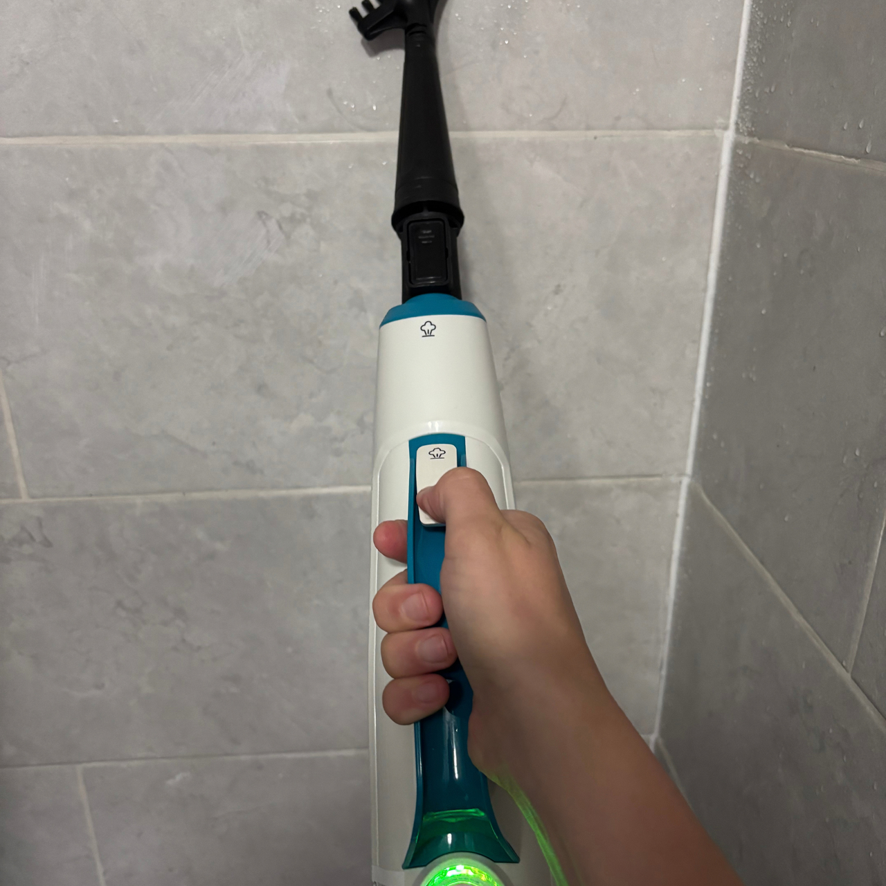 Russell Hobbs 12-in1 Multifunctional Steam Mop review