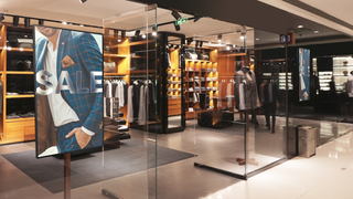 The new sustainable digital signage solution from PPDS in a retail store. 