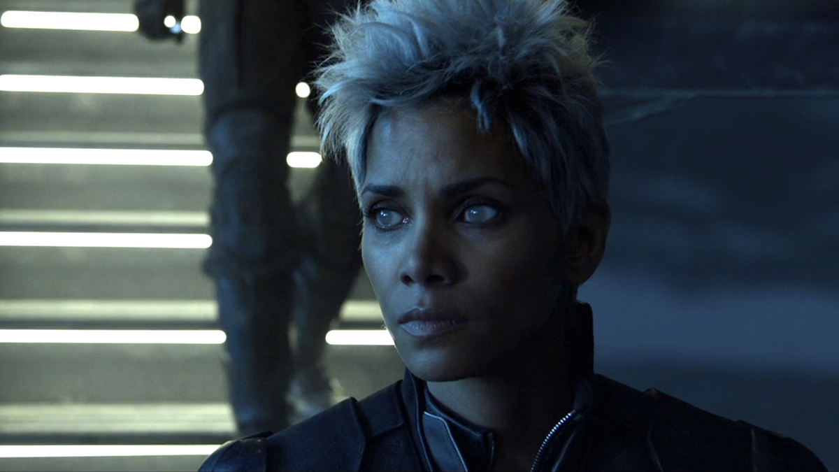 Halle Berry Posts Photo With White Hair, And Fans Are Hoping She’s ...