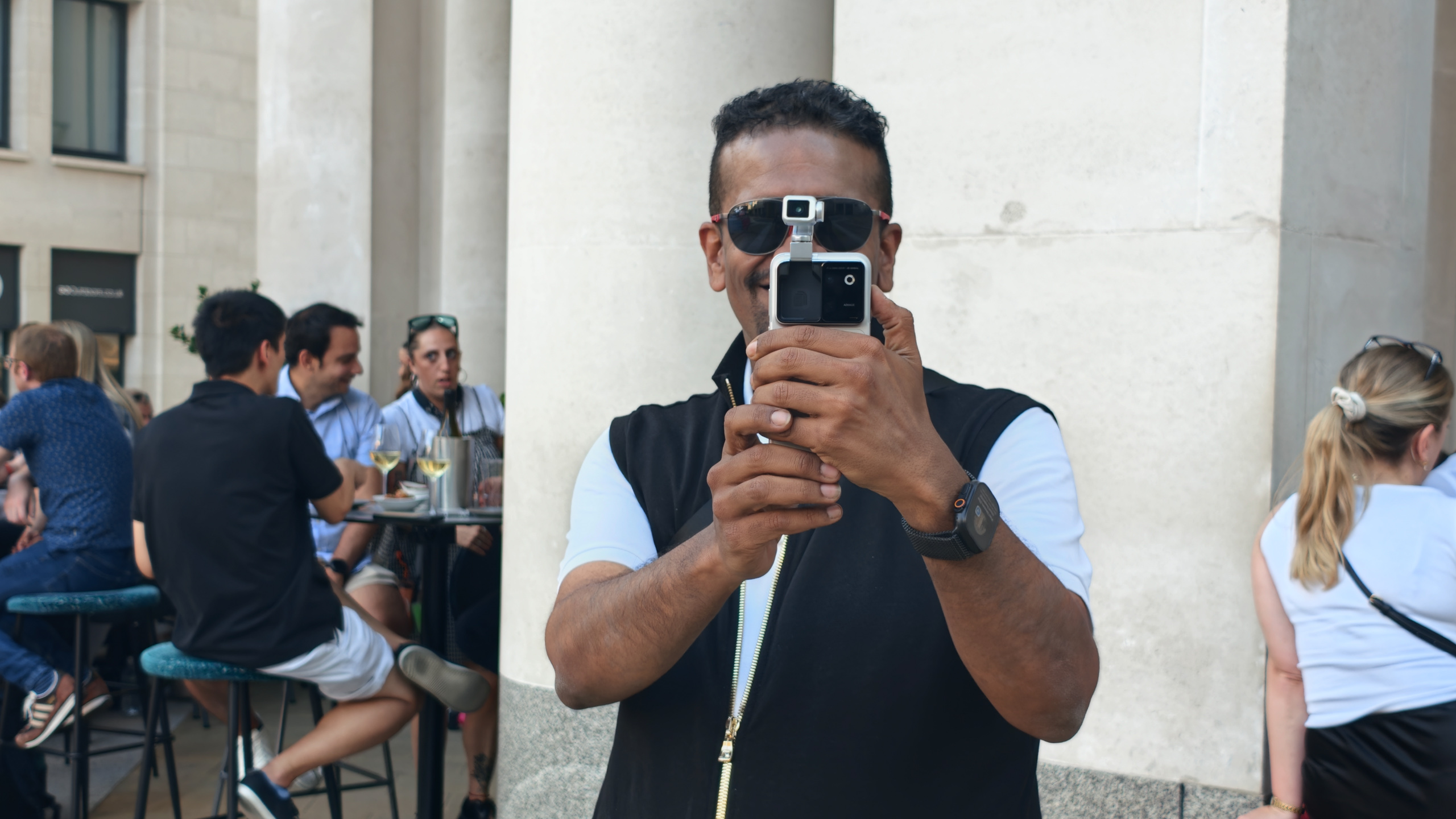 Hands on with the Honor Robot Phone with a 4DoF motorized retractable gimbal
