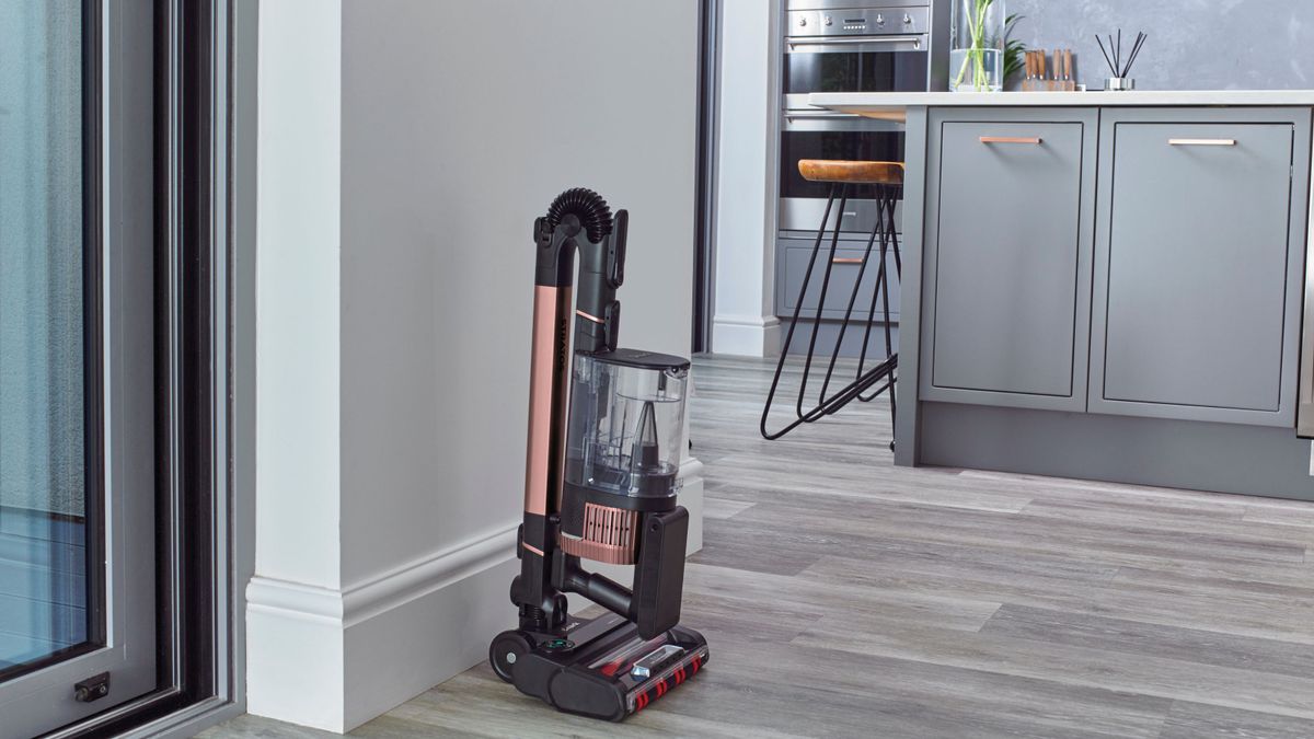 Dyson V15 Detect vs Shark Stratos: which vacuum should you buy?
