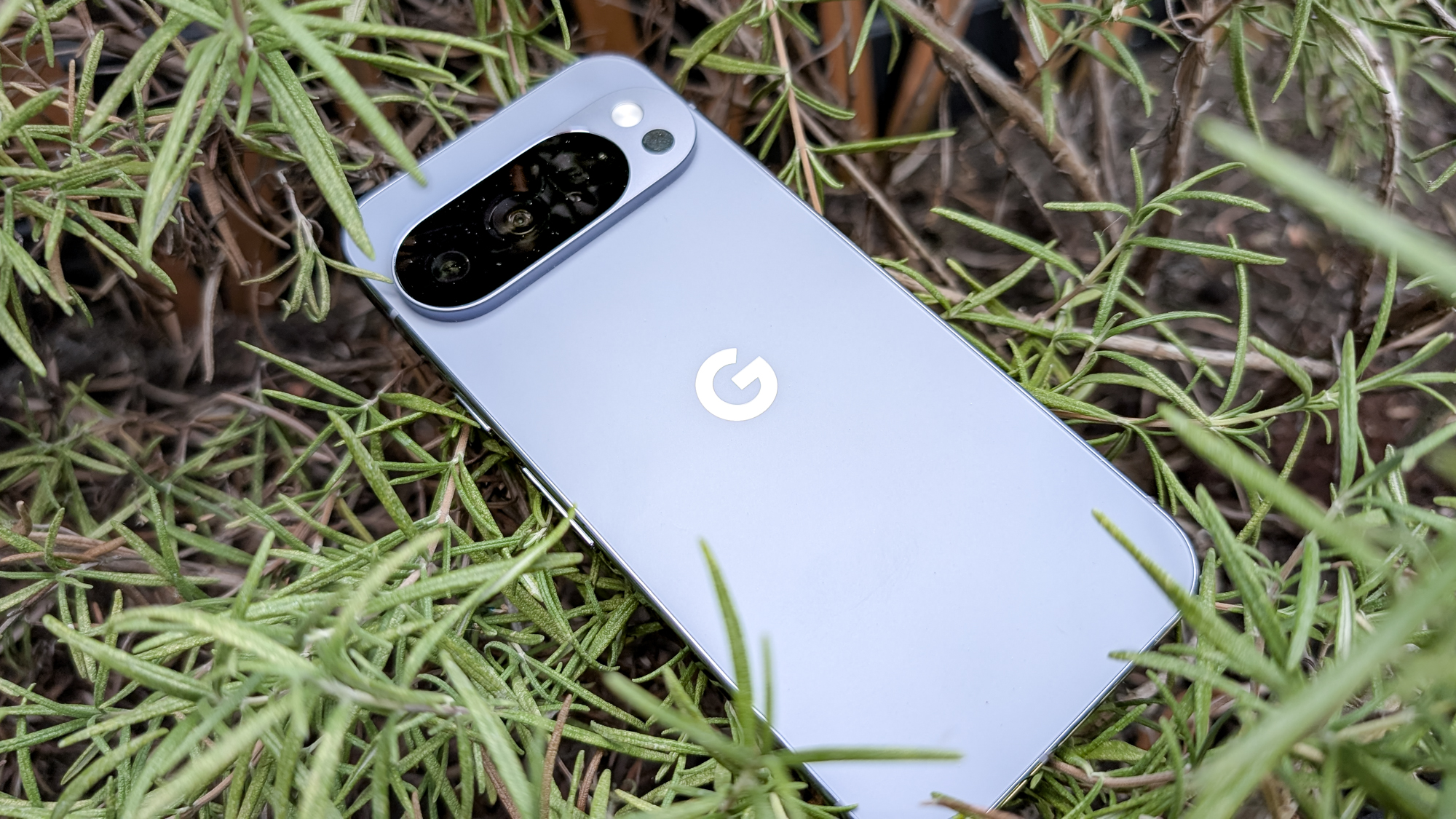 Google Pixel 10 pro moonstone review images