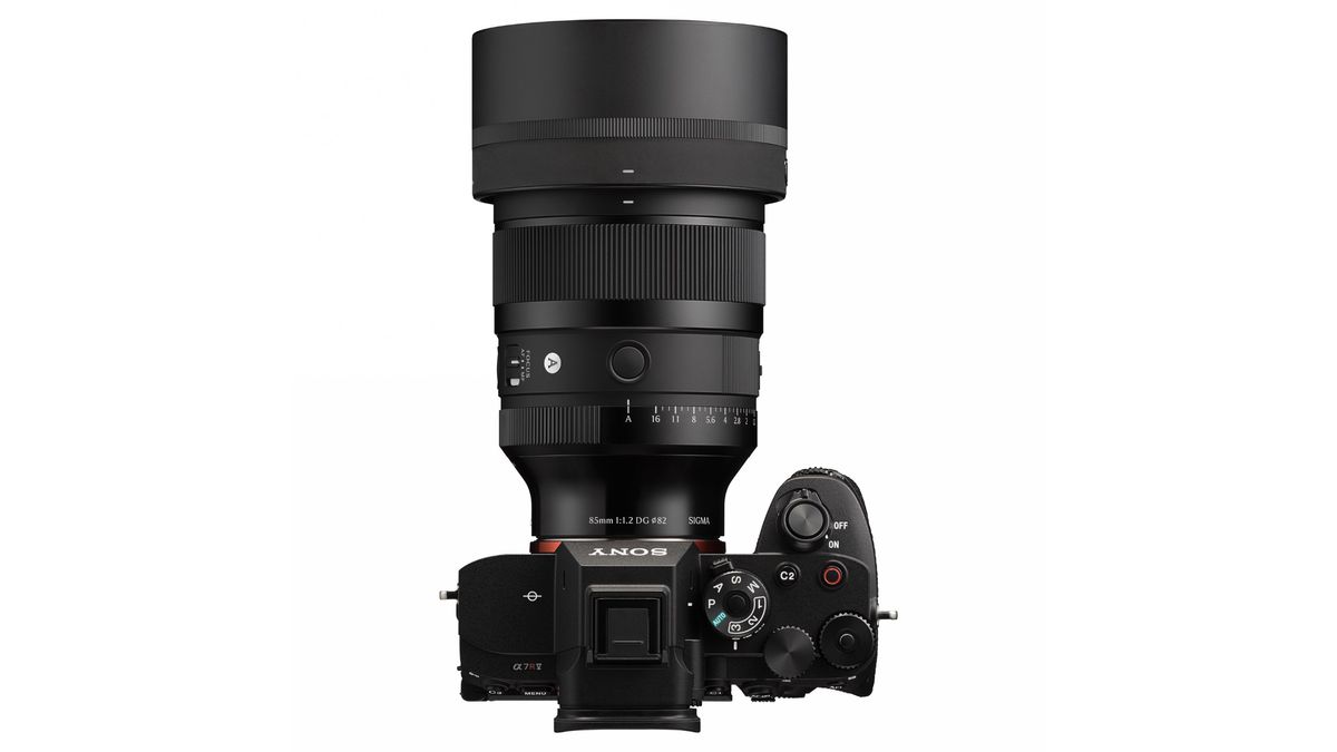Sigma 85mm f/1.2 DG Art lens