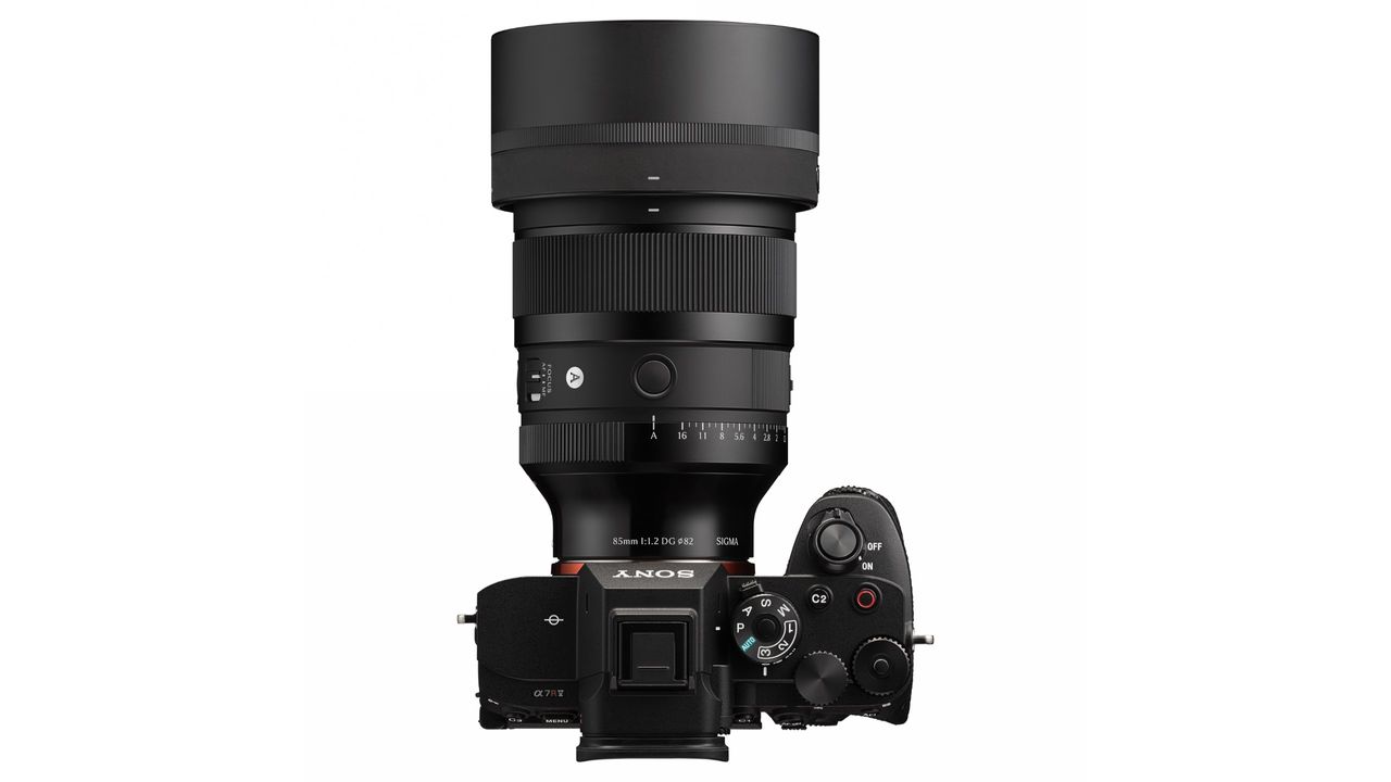 Sigma 85mm f/1.2 DG Art lens