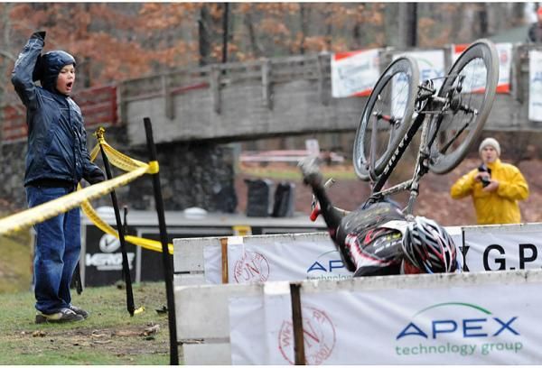 Adam Snyder (Team Jamis) shows what not to do when bunny-hopping barriers.
