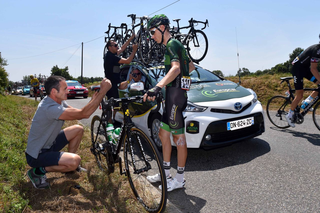 Pierre Rolland (Europcar) gets an unhurried bike fix