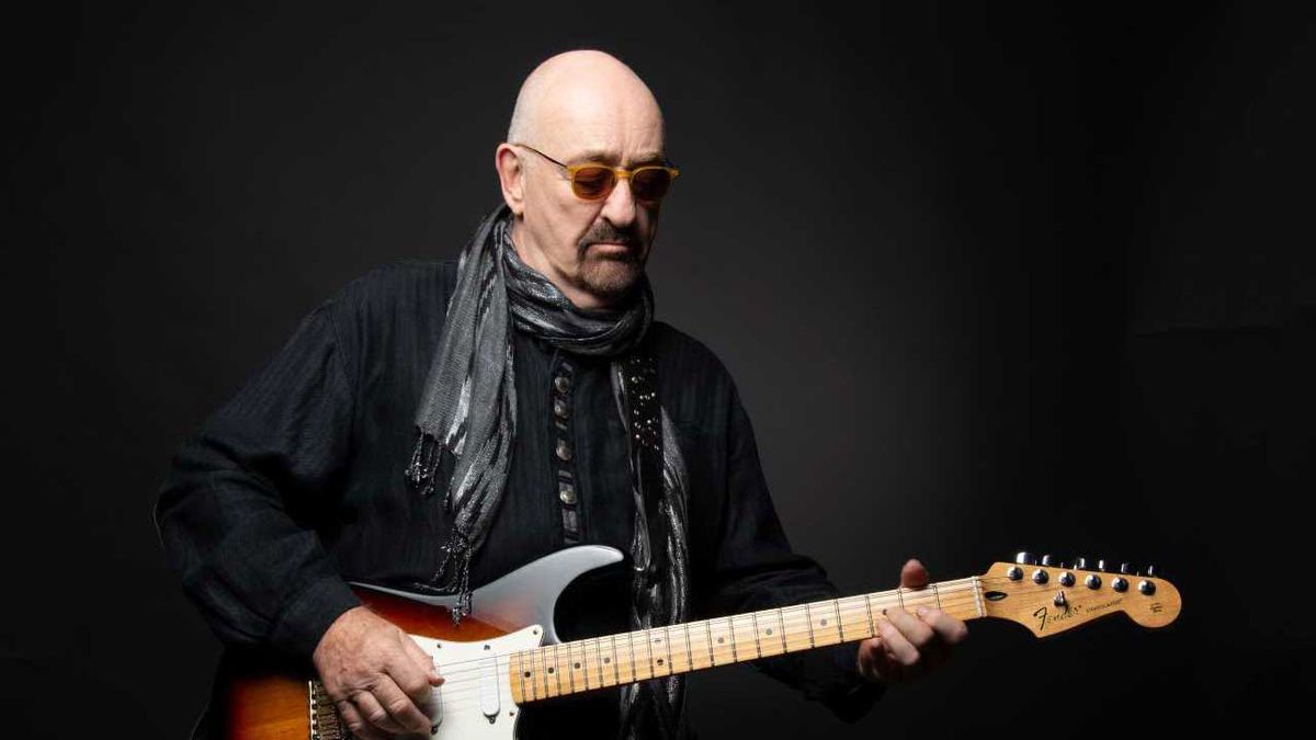 Dave Mason with guitar (studio portrait)