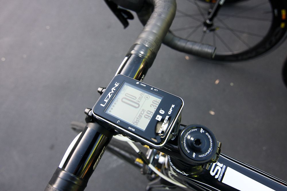 A Lezyne computer ties the cockpit together.