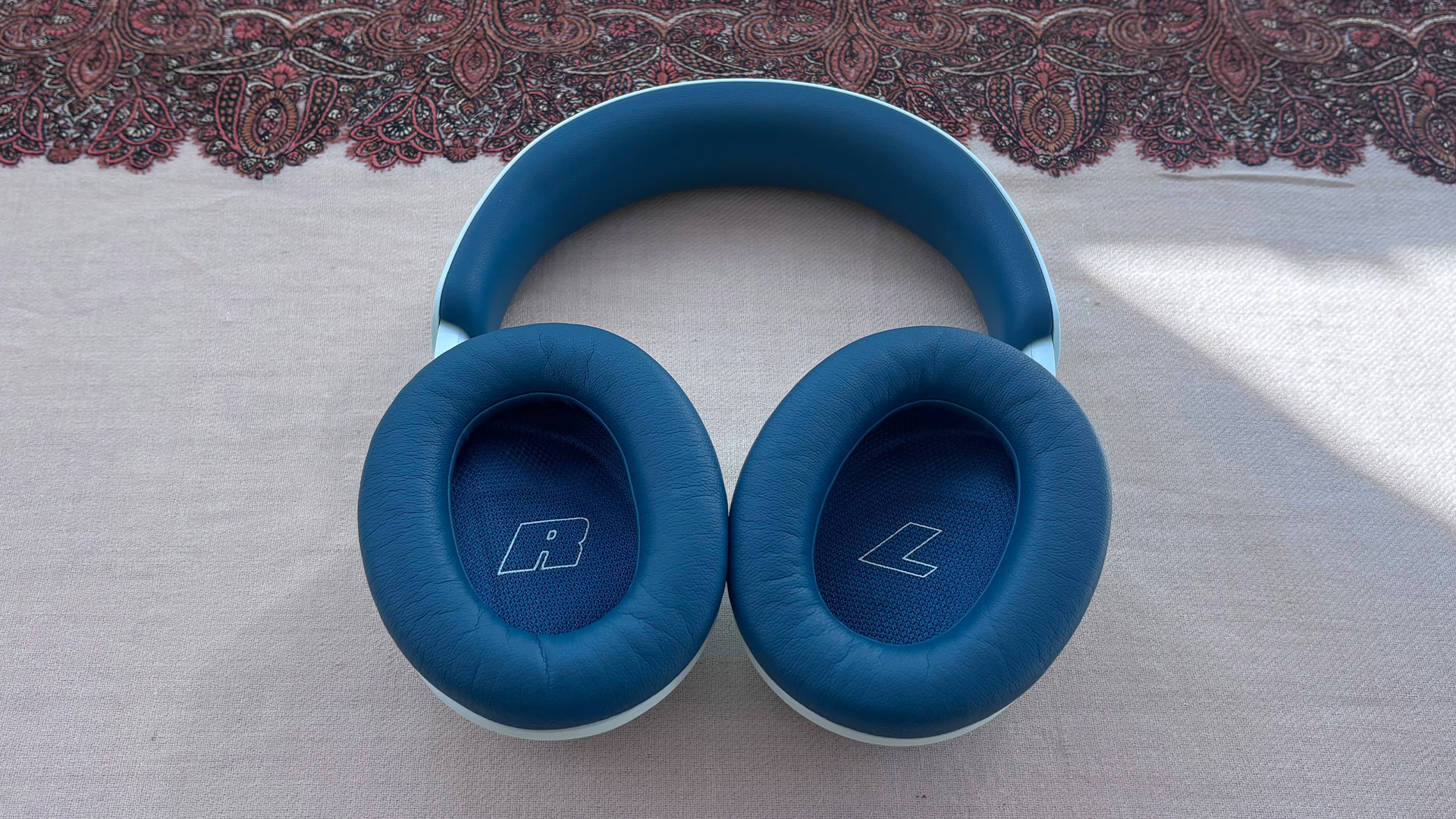Bose QuietComfort Headphones (2nd Gen) over-ear headphones with inner earcups facing up
