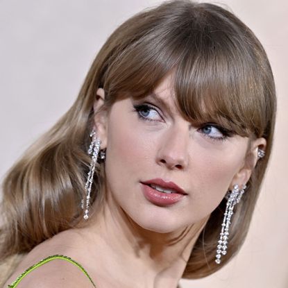 taylor swift headshot