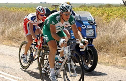 Time's almost up for the three Frenchman out in front.